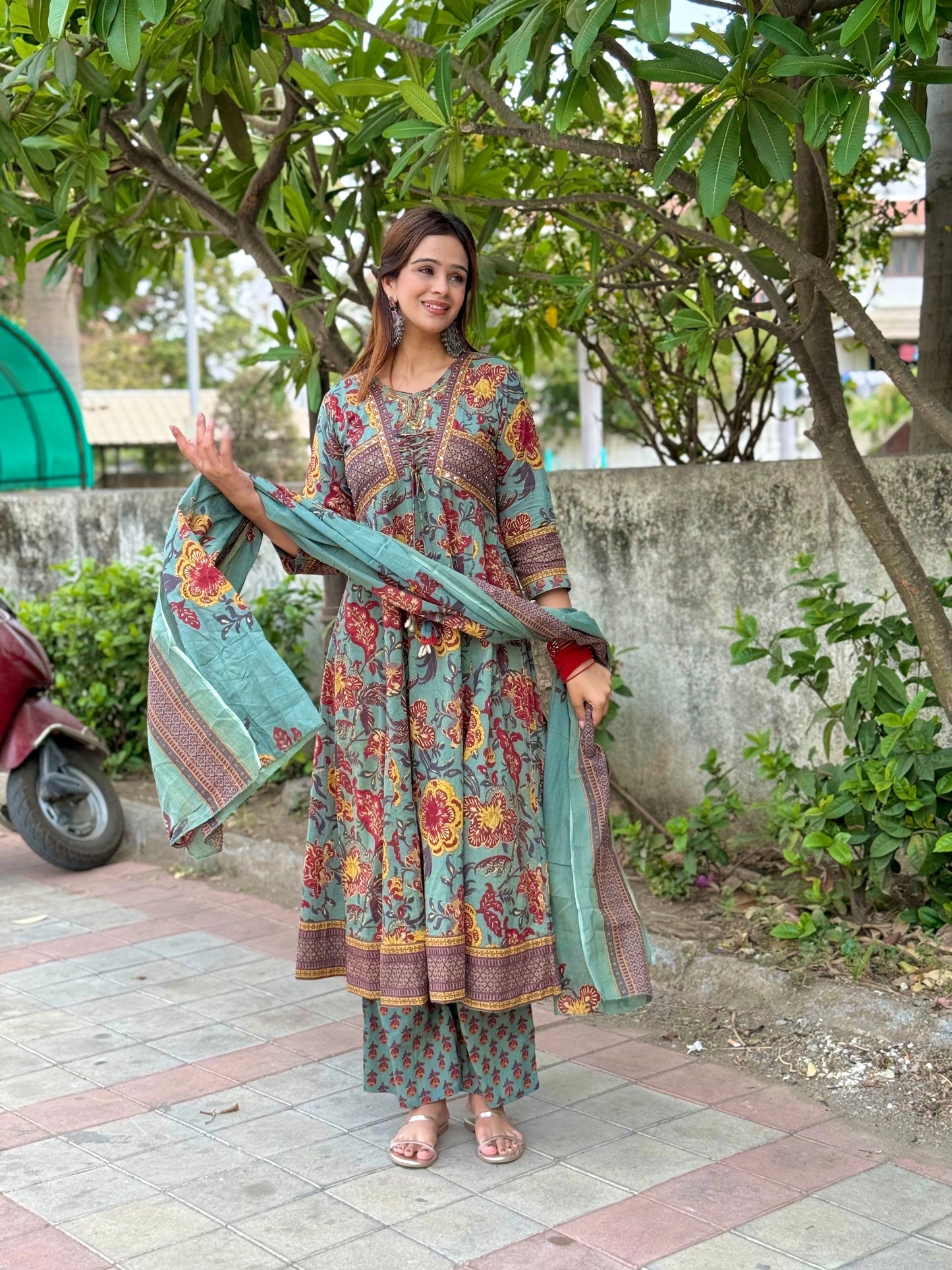 Pankhuri Suit Set