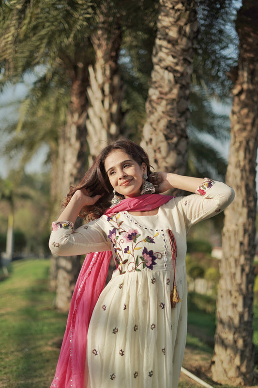 Atmika Suit Set (kurta and dupatta)