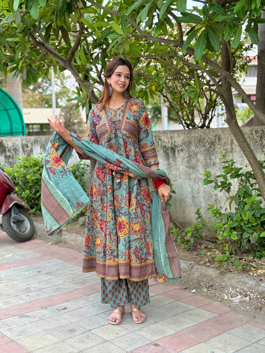 Pankhuri Suit Set