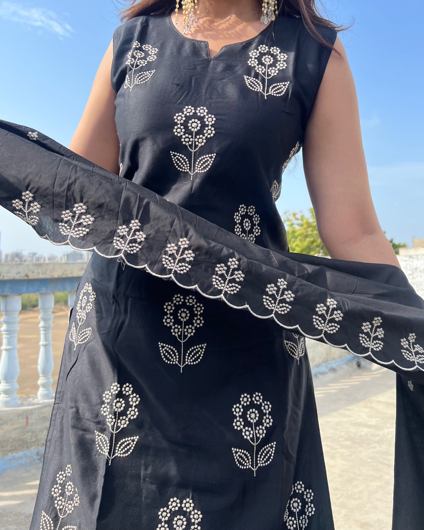 Esha Suit Set