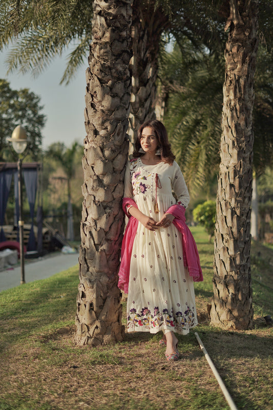 Atmika Suit Set (kurta and dupatta)