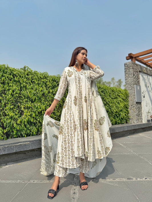 Sunehri Suit Set